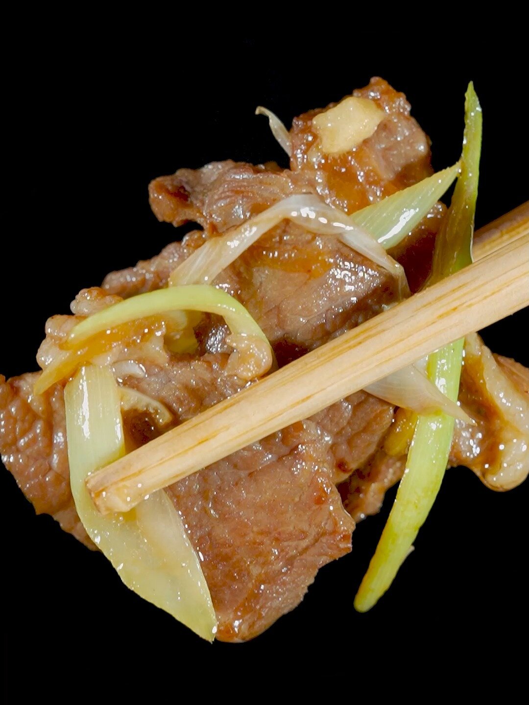 羊肉怎么做好吃?葱爆羊肉的家常做法!