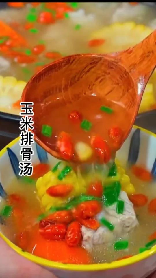 玉米排骨汤的做法,汤鲜味美