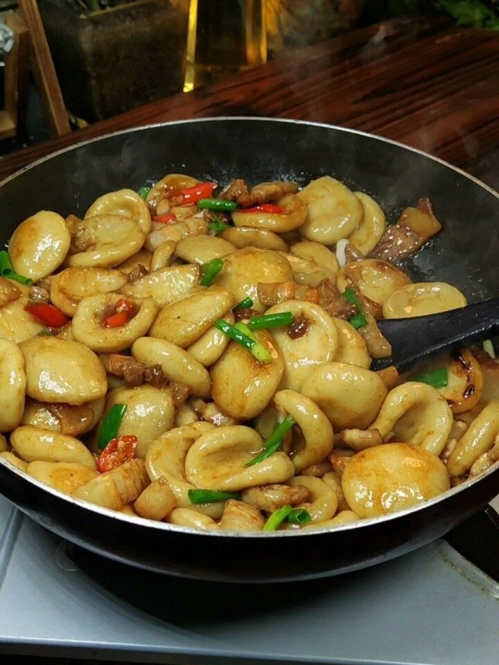 红薯粉圆子烧肉