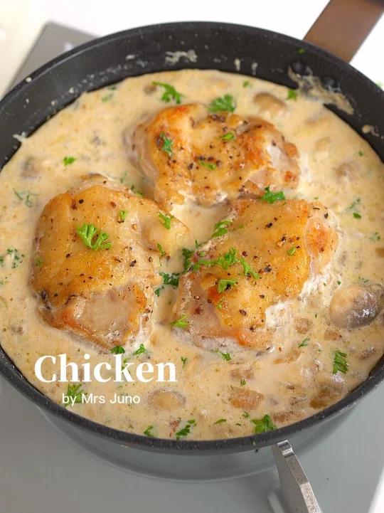 低脂版!奶香蘑菇炖鸡鲜香浓郁,肉嫩多汁