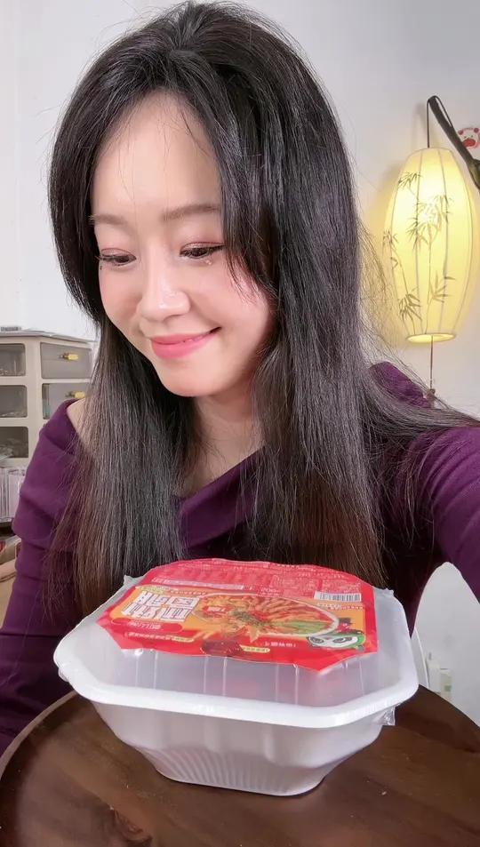 招牌椒麻鸡爪解馋