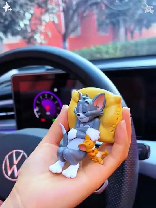 汤姆和杰瑞放在车里真的太可爱了！越看越治愈