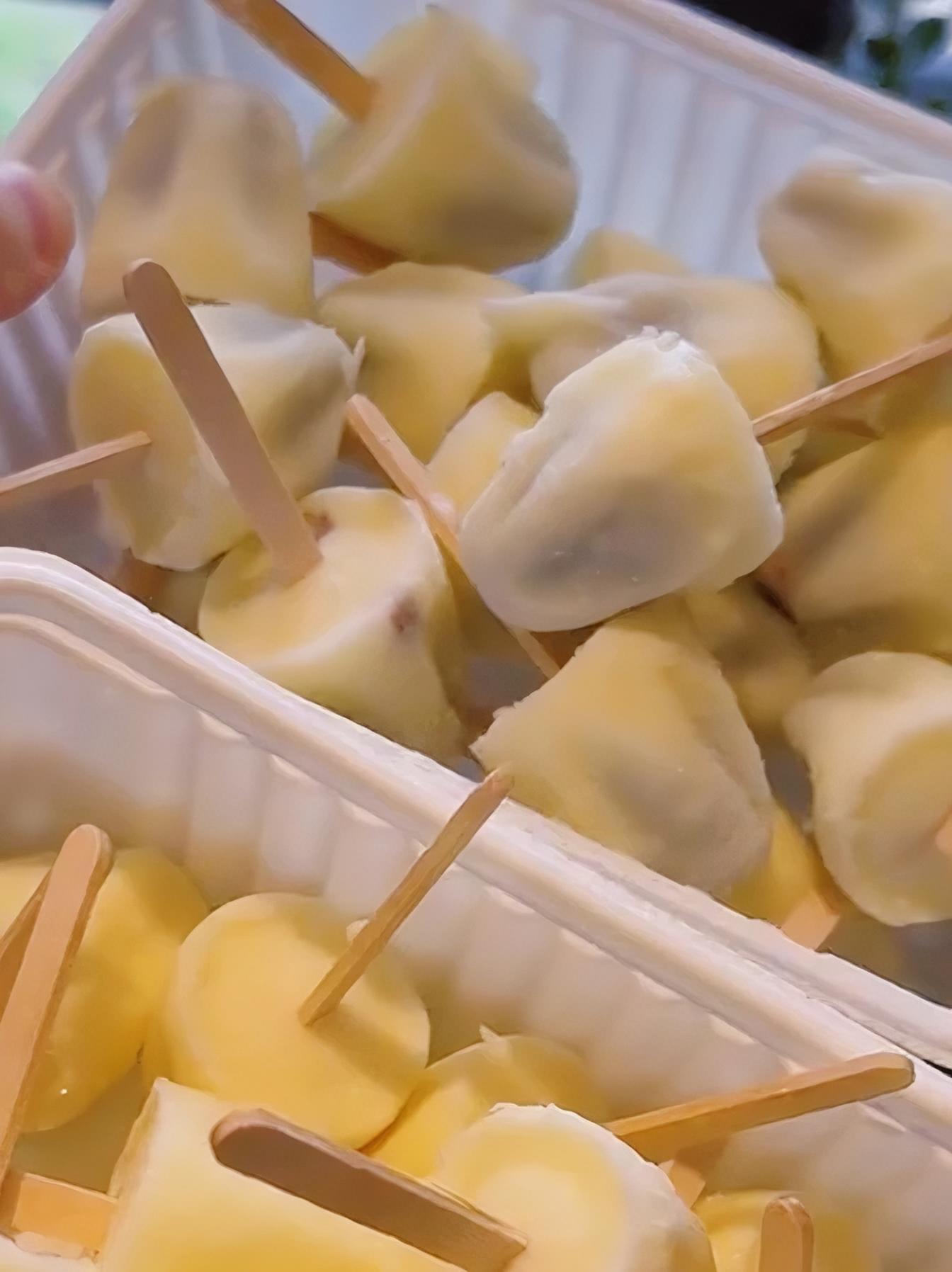 美登高小矮人冰淇淋终于吃上了!真的一口惊艳啊!奶香十足,浓郁醇厚特别丝滑好好吃啊!雪糕 谁