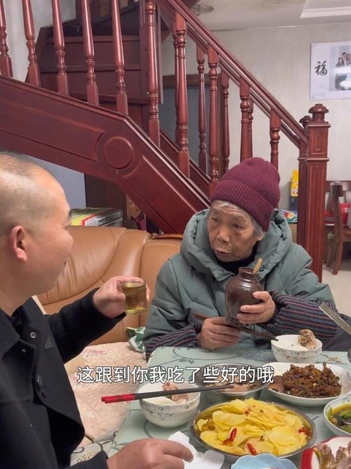 世界上有了盐，人间有了味！盐焗鸡，让你感受到了美味与幸福！