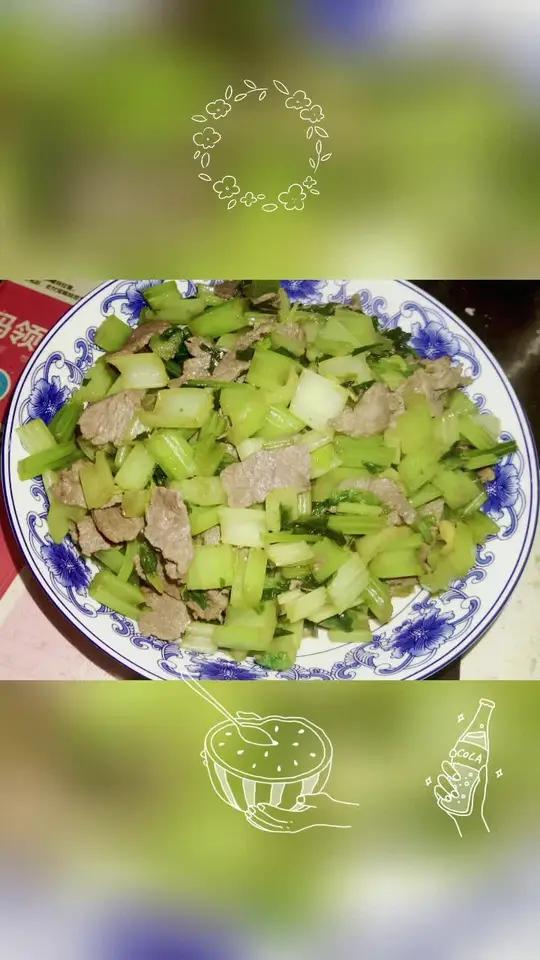 牛里脊炒芹菜,鸡蛋炒莴笋,俄罗斯酸黄瓜,腊八醋蒜花椒辣椒油糖拌白菜丝