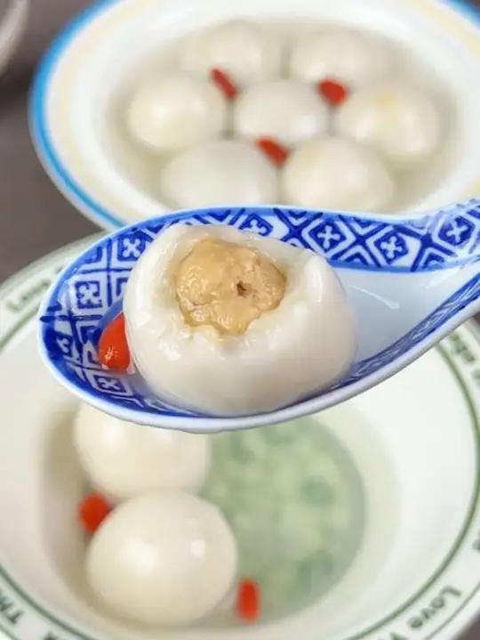 经典龙凤汤圆!q弹滑嫩,口感细腻,价格也很美丽,好吃营养还方便