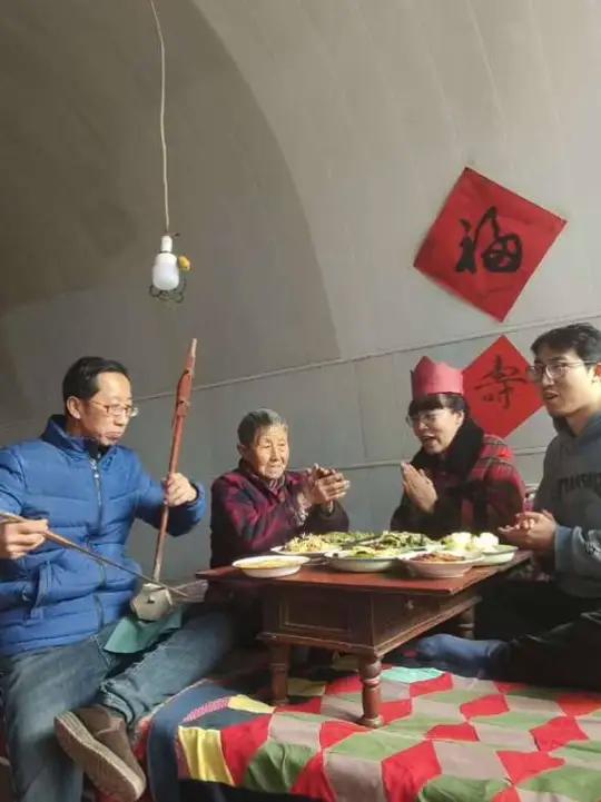 今天我生日 今天我生日,没有鲜花和蛋糕,有婆婆和儿子的红包、有老公的二胡曲、有全家祖孙三代
