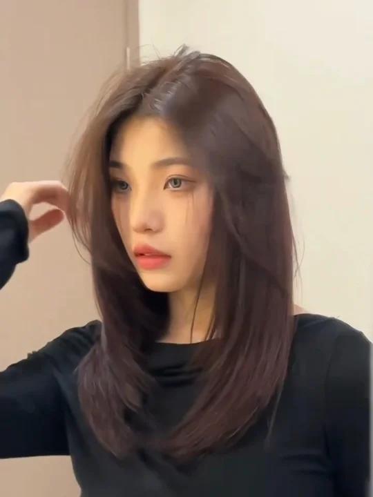 搭肩锁骨发 锁骨发女生中短发发型齐肩减龄显气质款 2023女生。女生短发发型 齐肩小短发,