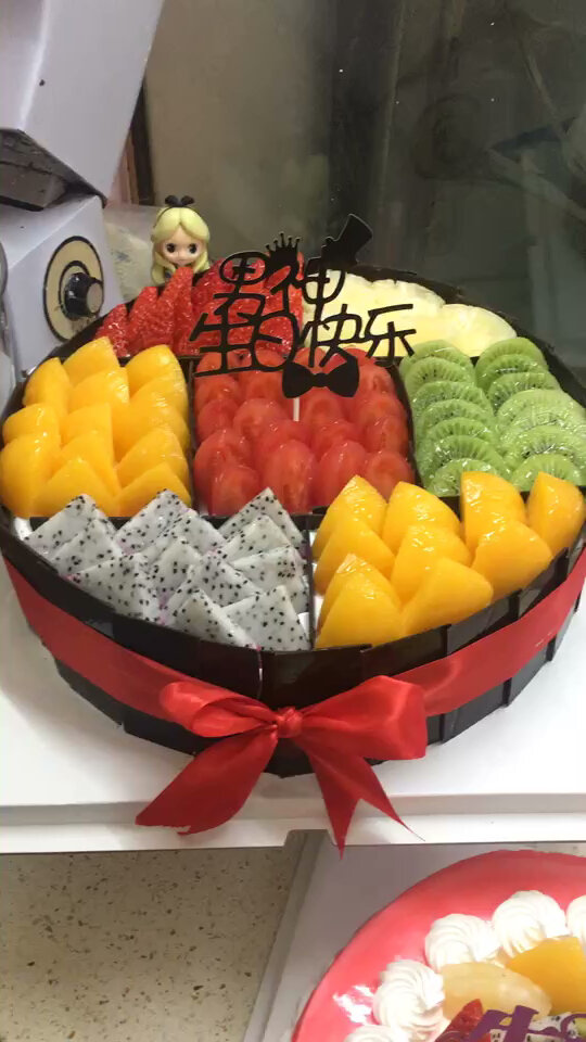 12寸和10寸水果蛋糕对比大小