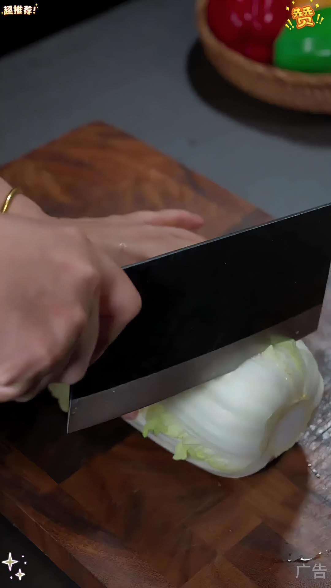 最近网上很火的辣白菜做法,清脆爽口,酸辣解馋,吃起来特别过瘾 辣白菜