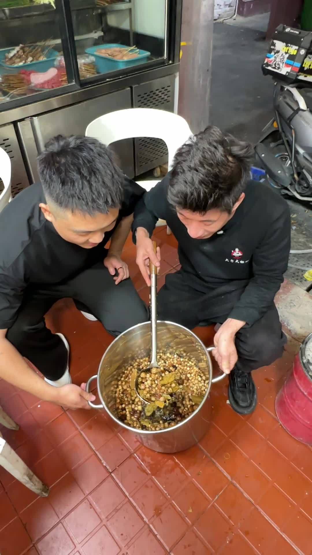 烧龙虾的流程和配方,近期会做四个视频,把大家教的明明白白