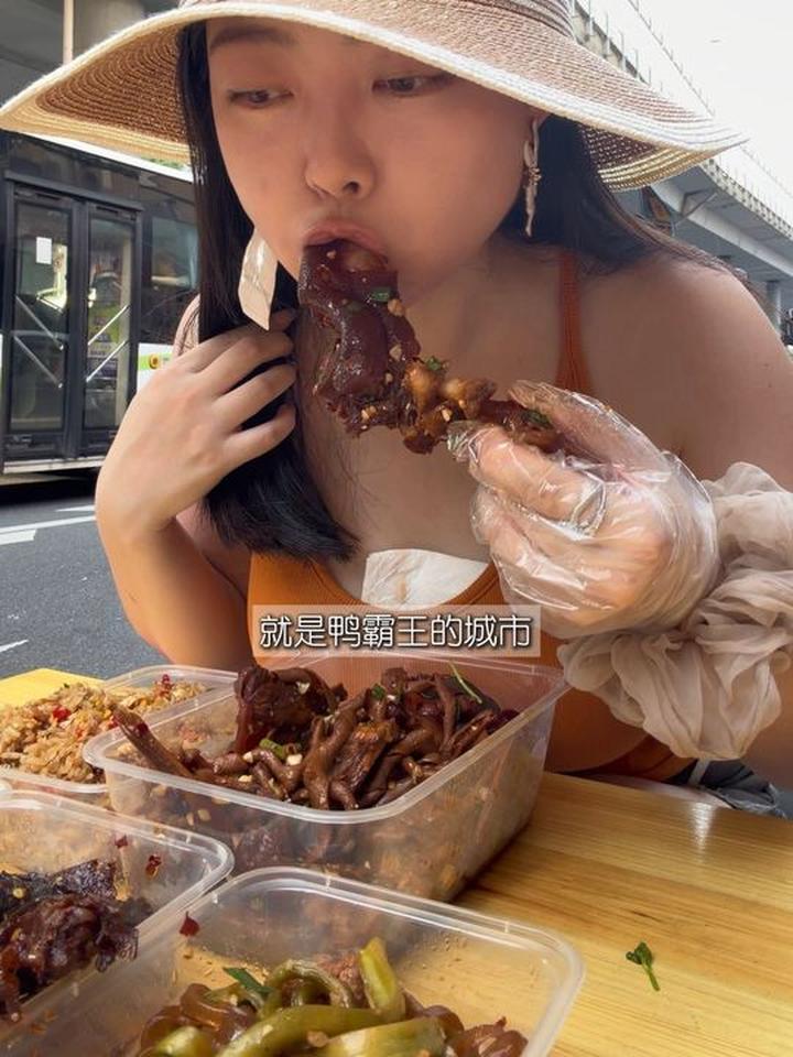 长沙常德夫妻用心经营的鸭霸王小店，还有卤面炒饭酱板鸭！