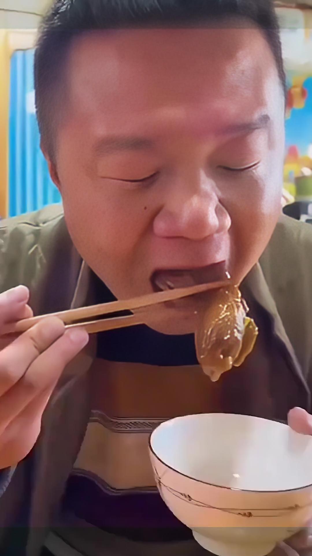 新鲜土鸡胗来大活动啦,现在拍到手5斤呢,拿回去炒个酸菜鸡胗,凉拌庆片都嘎嘎下饭哦 新鲜土鸡