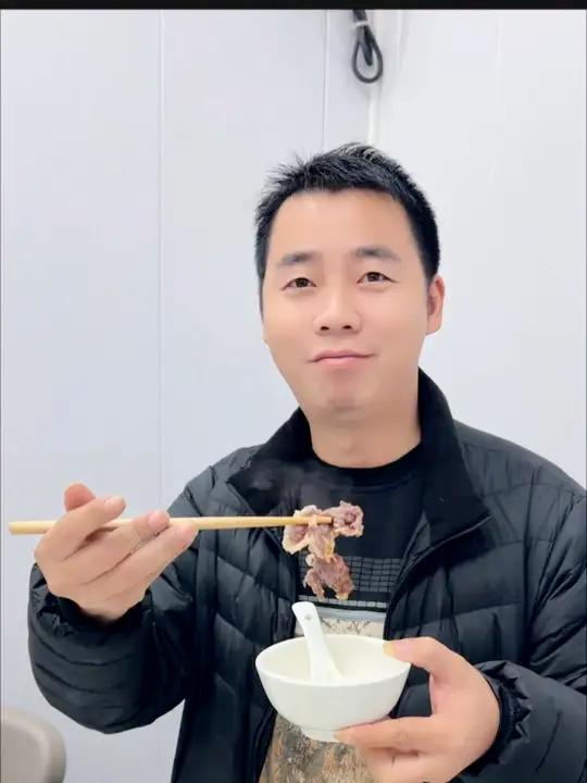 快过年了欢迎大家来潮汕普宁看英歌旅游品尝美食天冷了不知道吃什么的看过来 就在这家潮兴牛肉火