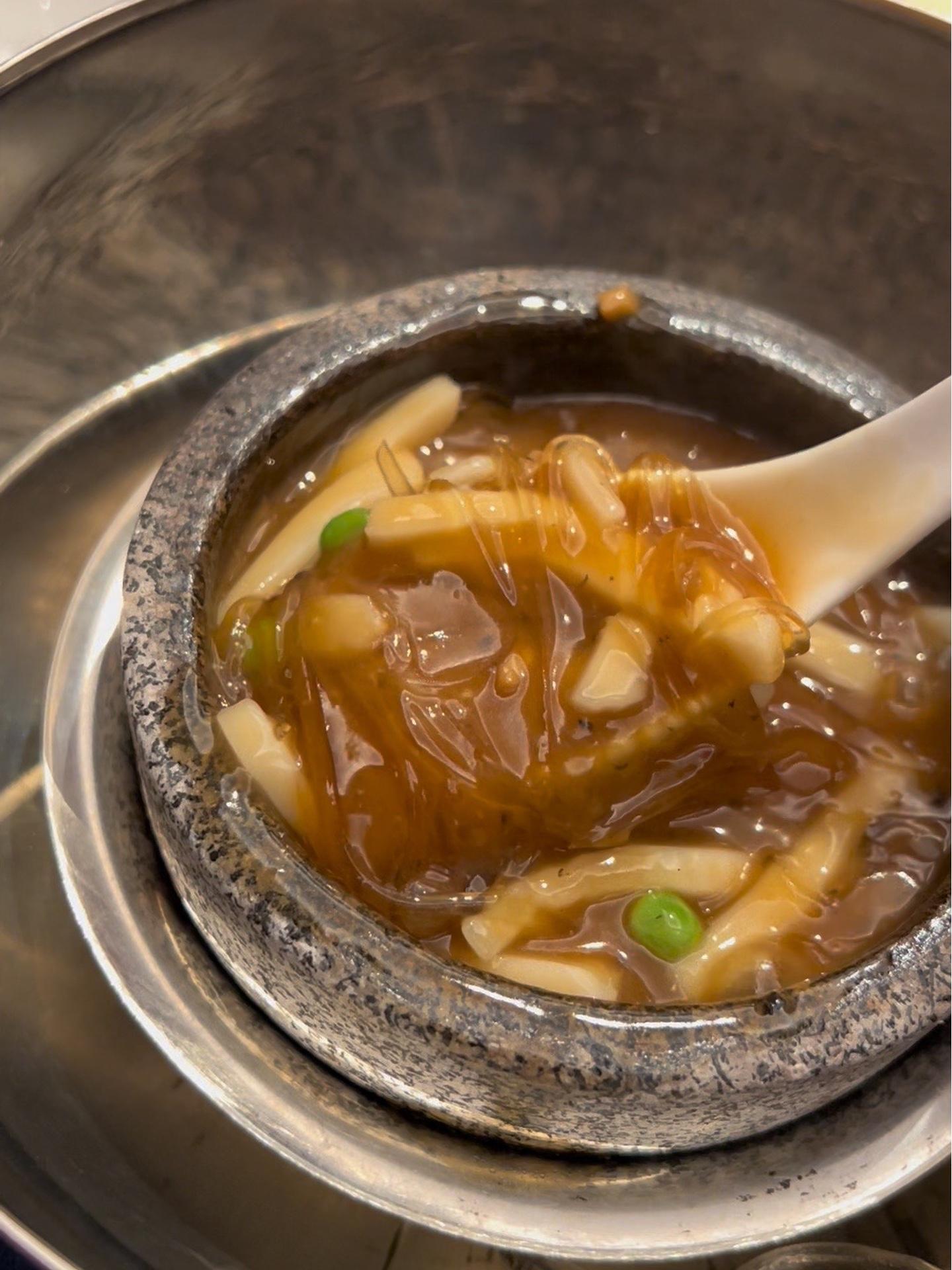 鱼翅烧年糕,哈哈哈,诸暨菜也是糯叽叽啊,好好吃啊 唯有美食可以治愈一切 抖音美食推荐官 诸