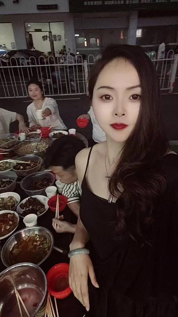 还有谁想成为我一起逛夜市吃夜宵的姐妹
