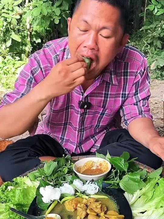 青菜拼盘咖喱炖带皮大肉筋 #美食泰国美食抖音美食户外美食内容启发搜索