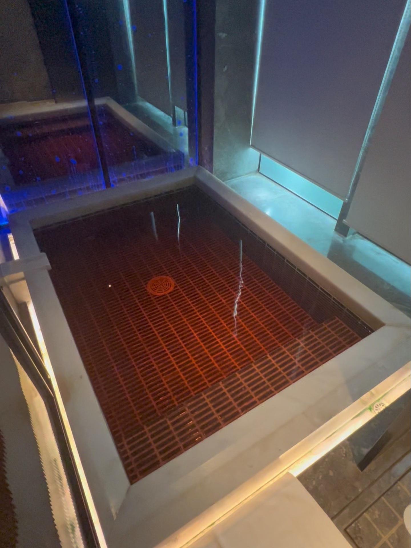 带你们看看上海的私汤温泉酒店,其他都蛮好,就是房间辣辣小～一种很新的住酒店方式 周末去哪玩