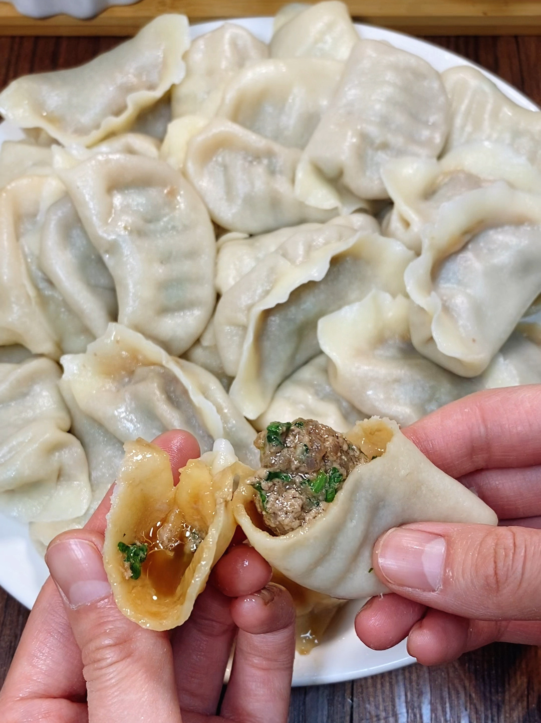 羊肉香菜馅饺子这样调,鲜嫩多汁