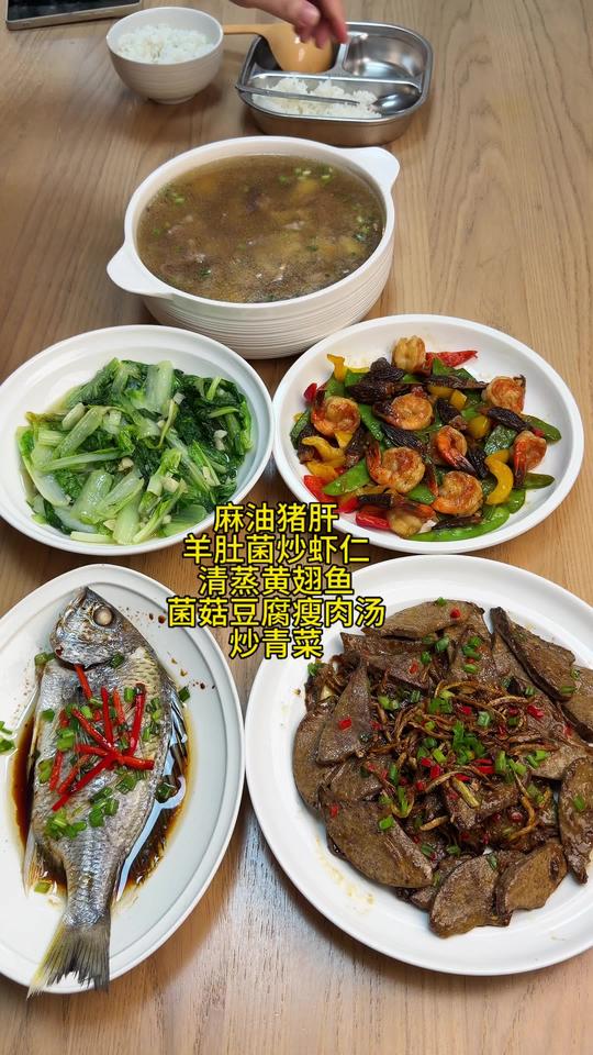 闽南一家四口家常餐，三餐认真，日子有温度