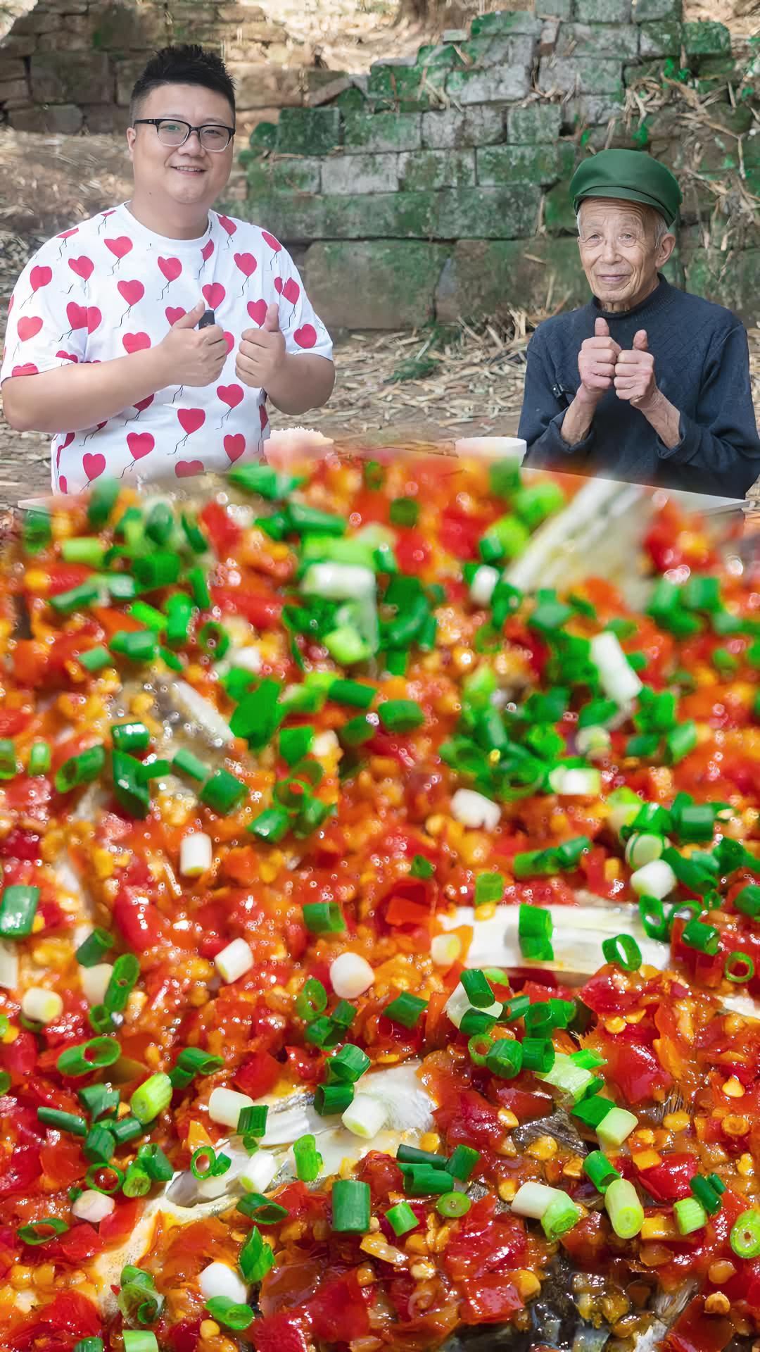 湘菜馆里的剁椒鱼头,在家也可轻松复制,鱼汤拌面巴适得板