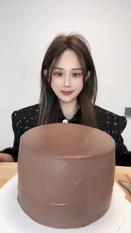 巧克力黑芝麻奶油蛋糕，吃货的美食时光