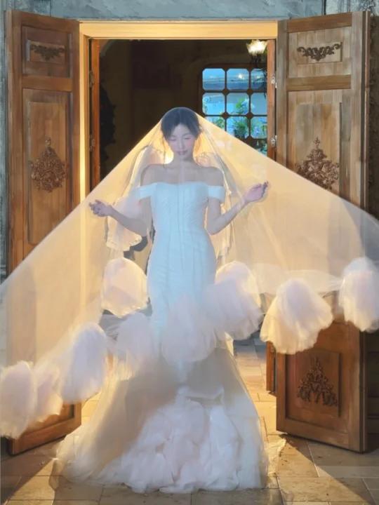 美神降临一眼就沦陷的法式少女鱼尾婚纱照