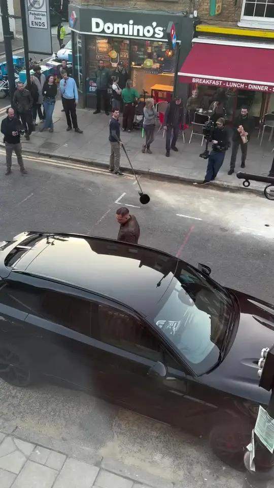 在伦敦街头拍摄《黑帮领地》第二季的汤姆哈迪