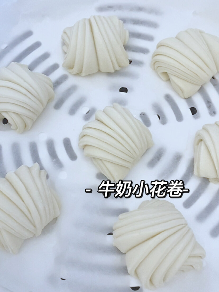 牛奶花卷做法超简单,有手就会