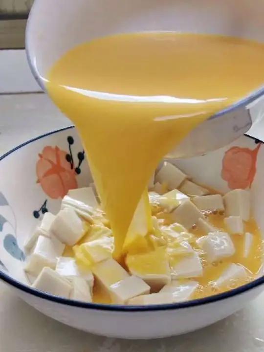 碗里打3个鸡蛋,出锅太好吃了,第一次见这种做法!