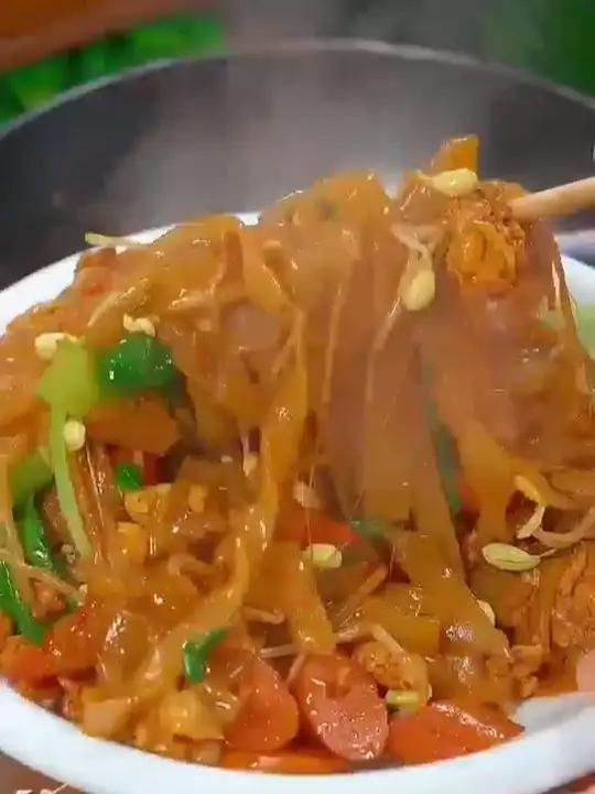 炒河粉这么做比煮泡面还简单,大人小孩都喜欢吃
