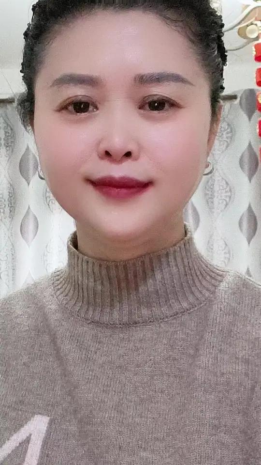好好生活，好好工作，别想太多，昨天的太阳晒不干今天的衣服，明天的风雨，淋不湿今天的自己，该