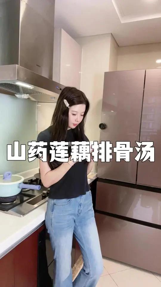 秋藕最养人，山药莲藕排骨汤，养脾宝胃宝，非常适合缓解秋燥