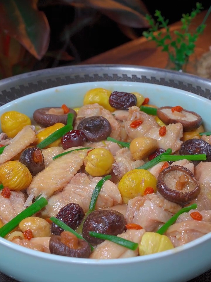 板栗香菇蒸鸡做法 鸡肉不要总是红烧