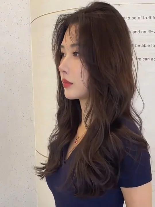 绝美子烫了个发型被问疯了 救命啊啊 太好看|中长发发型 蓬松烫 气垫烫 法式烫发 中长发烫