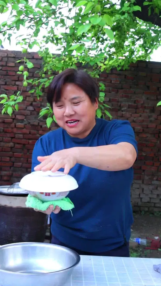 今天开荤!农家蒸条子肉的美食制作分享