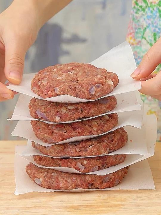 第303道减脂餐一周冷冻牛肉汉堡饼