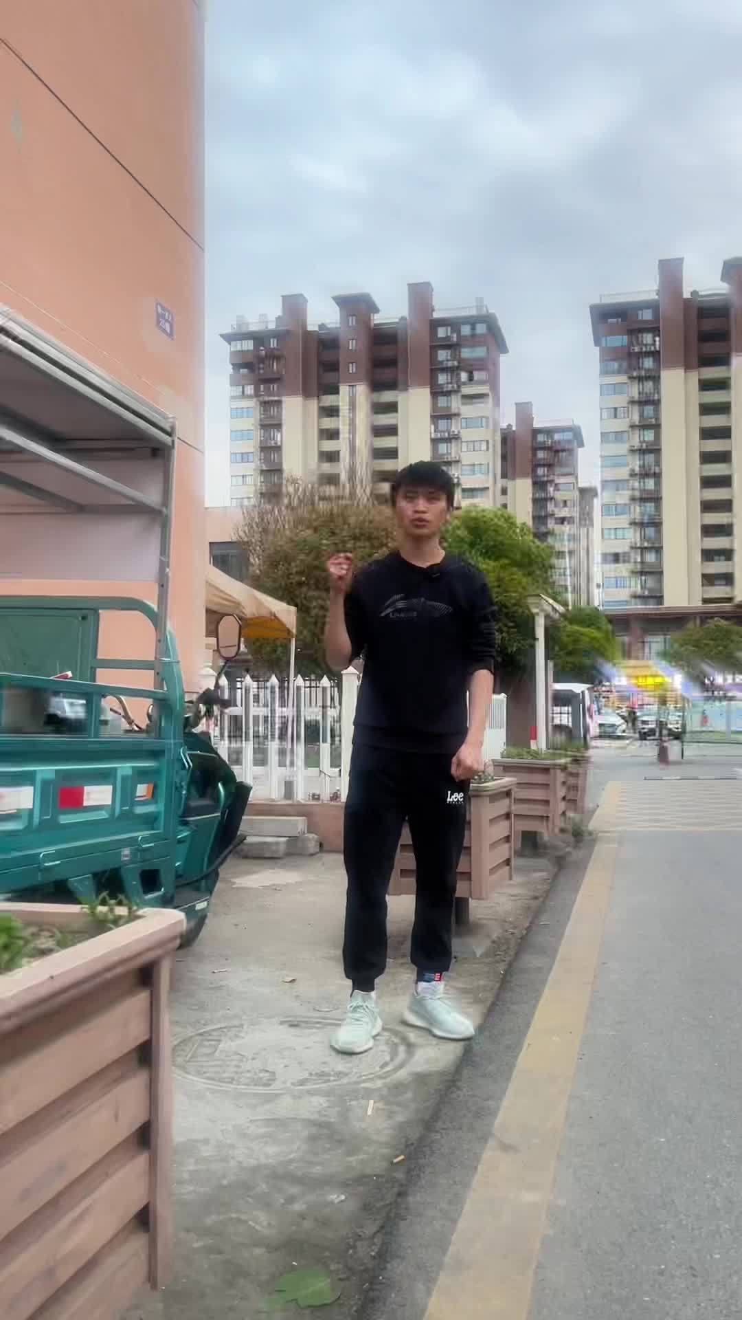 过几天上椒麻鸡。记录创业生活 创业路上的我们 我的摆摊日记 西塘桥