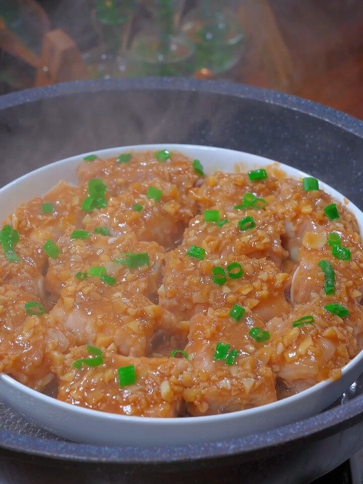 广式蒜香蒸排骨,是广东早茶必点的一道菜