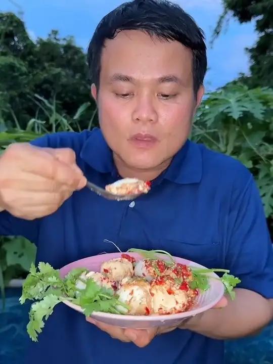 香菜杆剁椒凉拌活珠子 优质农产品泰国大叔泰国美食内容启发搜索种草激励计划