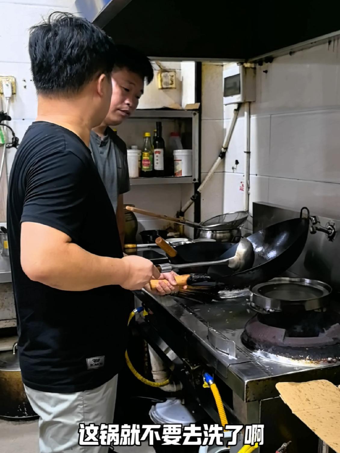 南昌美食推荐 南昌炒粉 南昌旅游 粉李记 炒粉要不要洗锅,李师傅这么说
