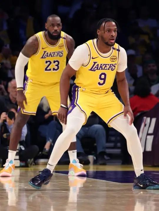 以布朗尼的实力，在詹姆斯退役后，他还有球可打吗？