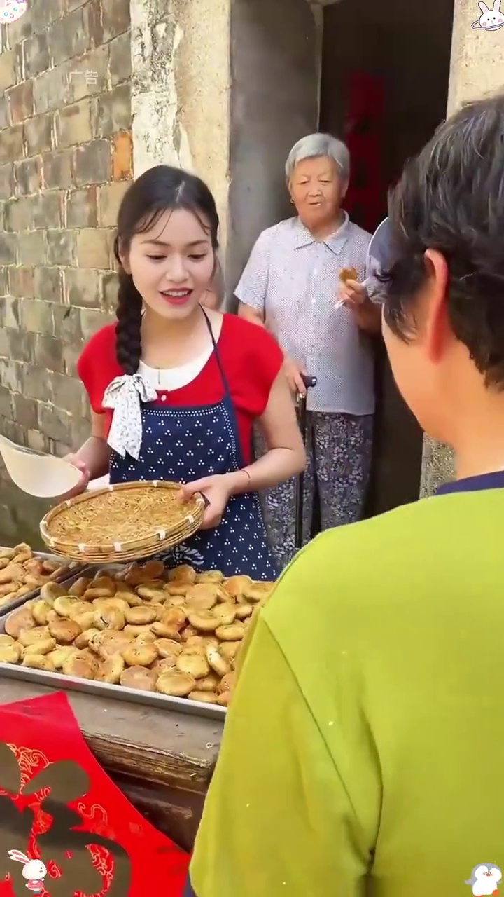 黄山梅干菜小烧饼,又香又酥又脆,满口浓郁的馅料,越嚼越香,好吃到停不下来