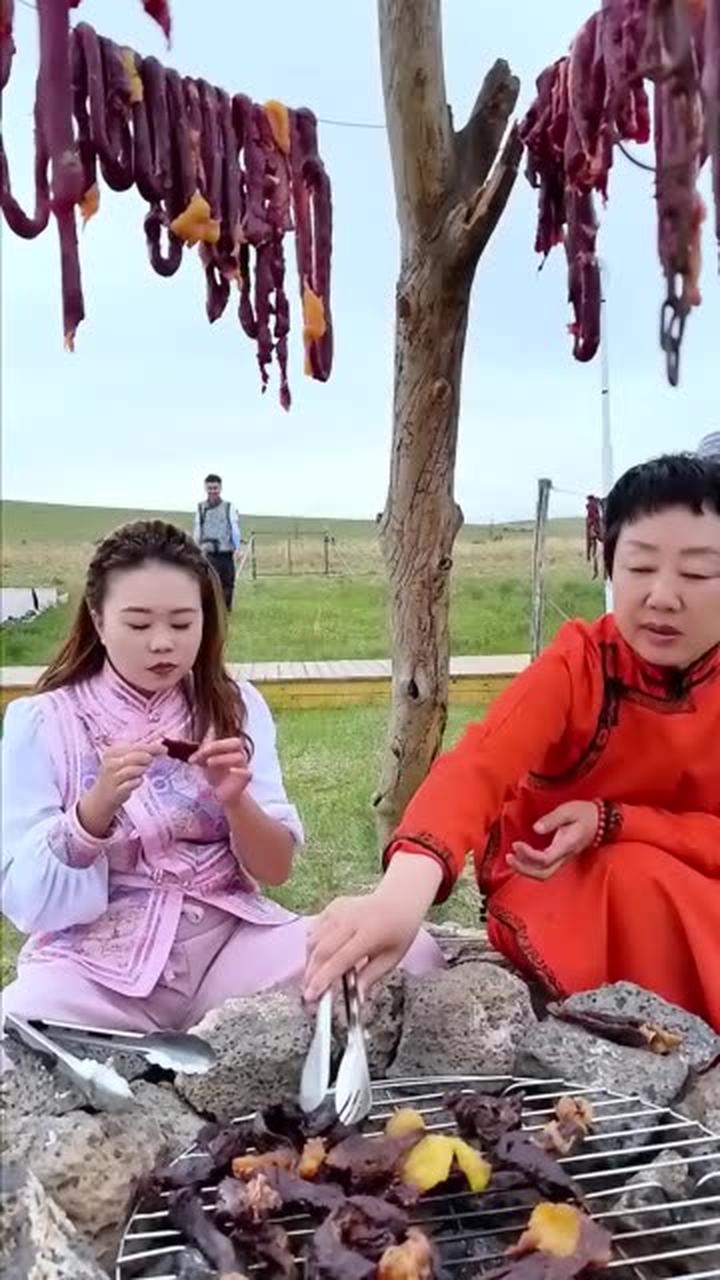 内蒙古草原的牛肉干，吃起来嘎嘎香真好吃