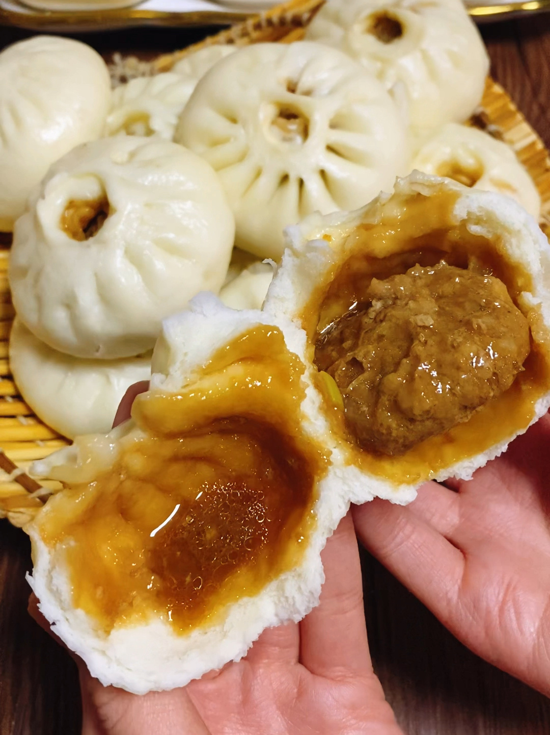 猪肉大葱馅包子这样调馅,鲜嫩多汁