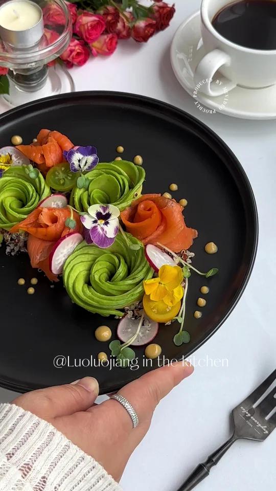 夏日轻食牛油果三文鱼沙拉|宅家精致料理