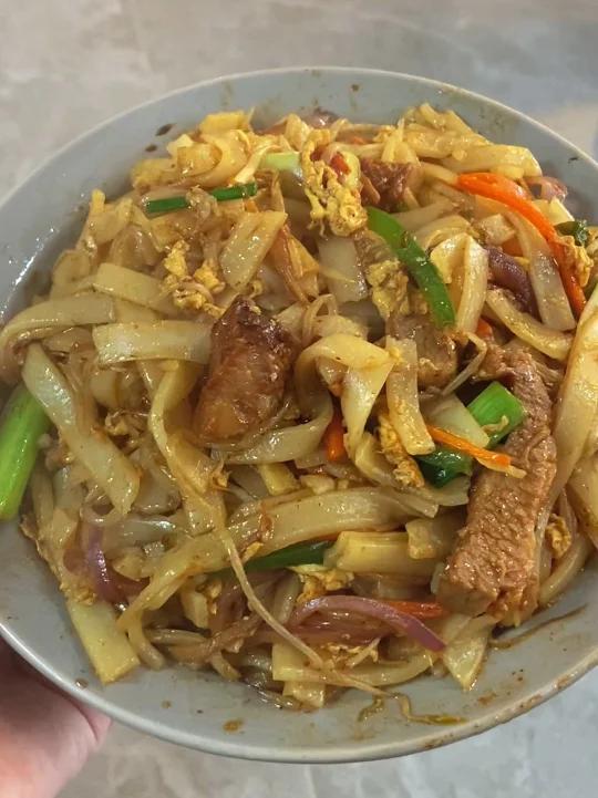 家人们!我炒河粉太香了!简直就是大排档妹妹