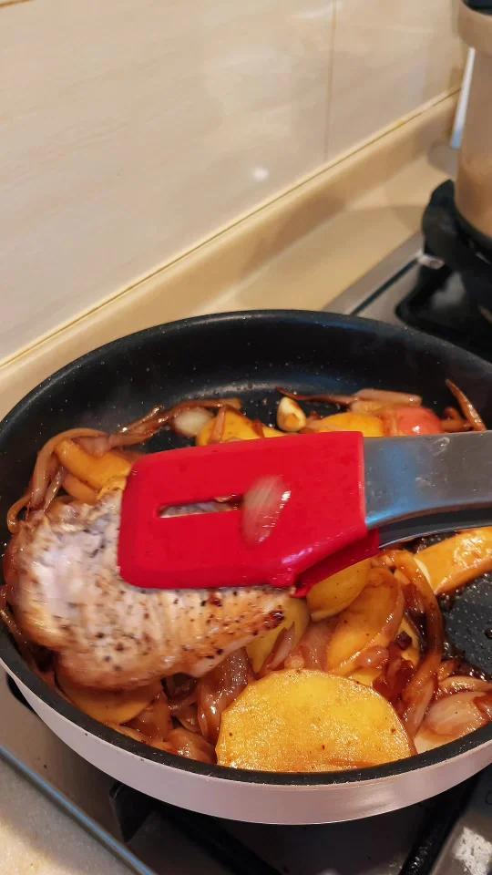 苹果炖猪排|秋天是吃美食的季节