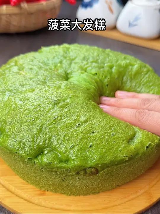 菠菜放进榨汁机里出锅瞬间变成大酒店招牌美食,孩子老人都爱吃