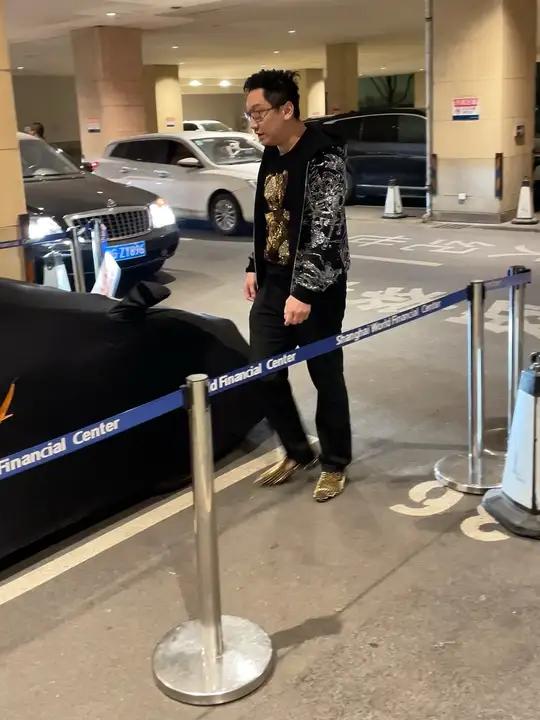 偶遇全球玩车顶级Mike大佬亲自来解开帕加尼zonda,My车衣期待大佬年后和鱼骨头的帕加